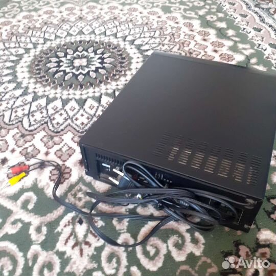 Видеомагнитофон lg