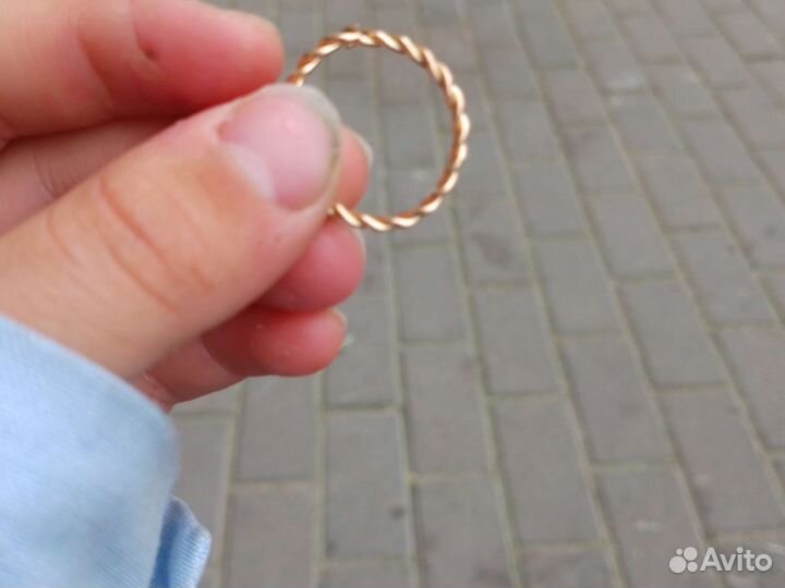 Золотое кольцо женское