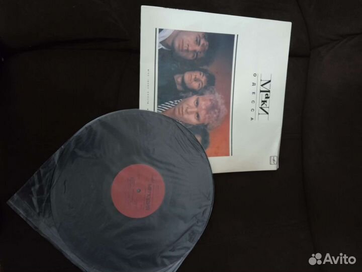 Запонки, виниловые пластинки, одна копейка 2001 го