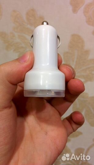 Автомобильное зарядное устройство 2 разъема 0,5-1А