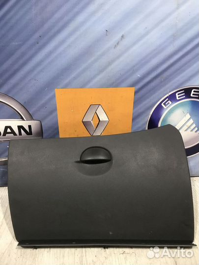 Крышка бардачка Бардачок Renault logan