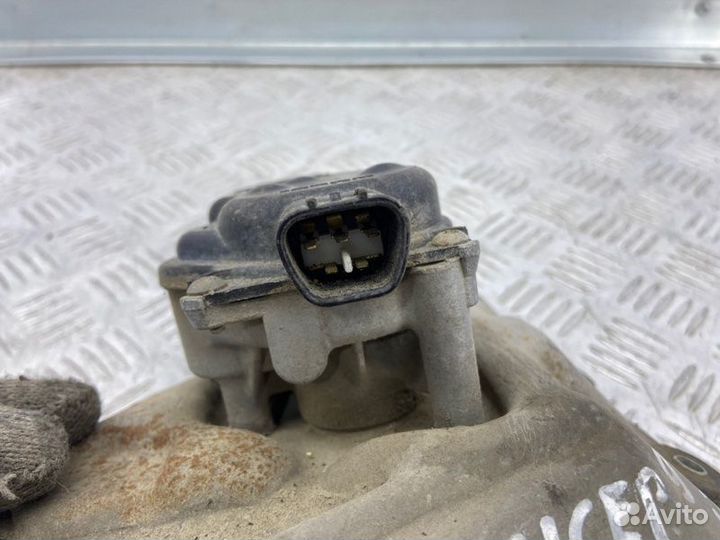 Моторчик стеклоочистителя передний Mitsubishi