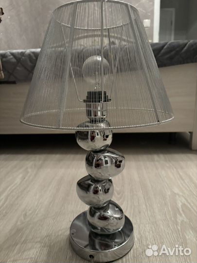 Лампа настольная