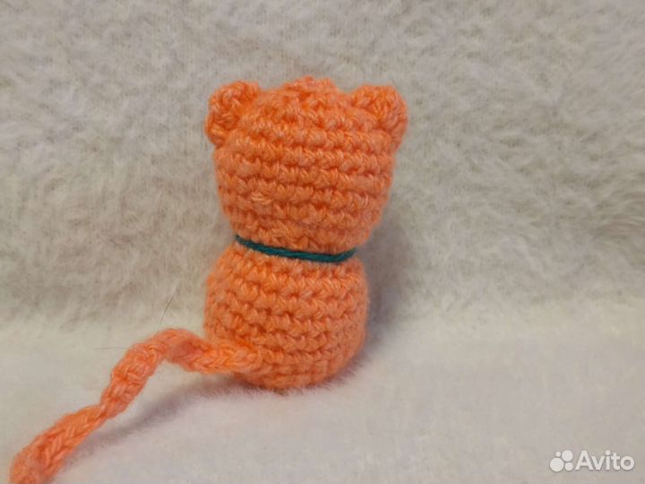 Котенок из плюшевой пряжи