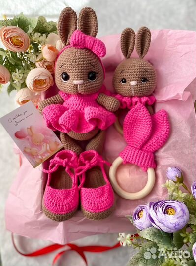 Вязаные наборы подарок на выписку из роддома