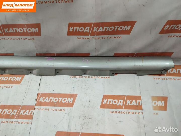 Накладка на порог левая Toyota Avensis 2 (T250)