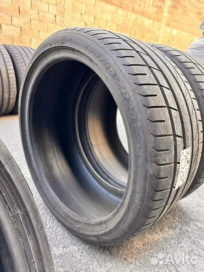 Pirelli P Zero 265/35 R21 и 305/30 R21 103Y