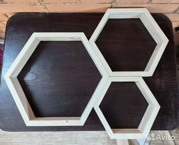 Настенные полки соты