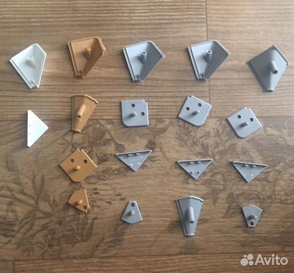 Комплект уголков и заглушек на плинтус столешницы
