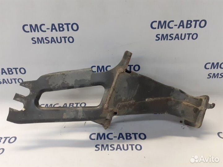 Кронштейн подрамника передний правый Volvo Xc60