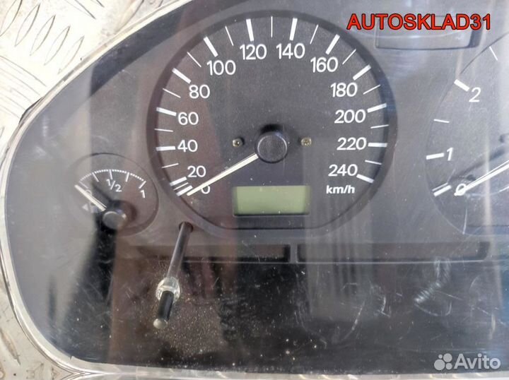 Панель приборов Mitsubishi Carisma MR480266