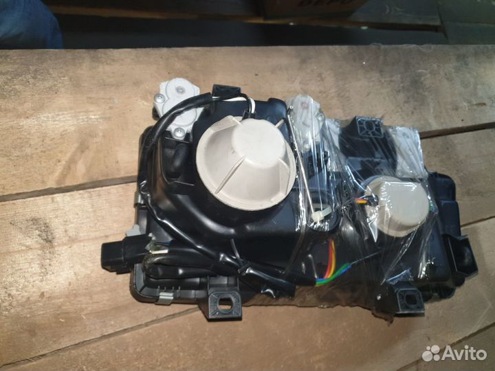 Фара правая Mitsubishi Fuso Fighter 1993-2007