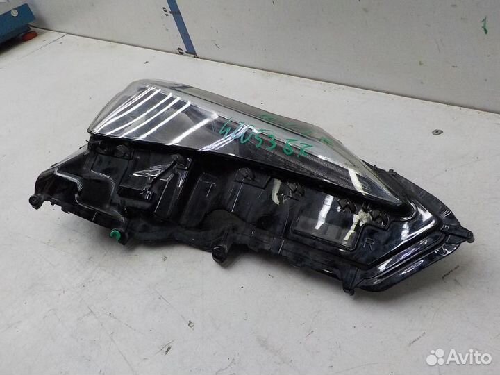 Фара правая Lexus UX200/UX250h/UX300e