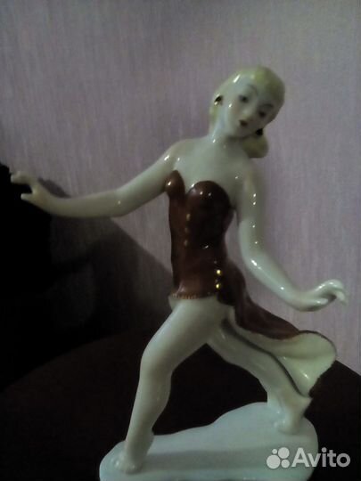 Статуэтка фарфор. Германия