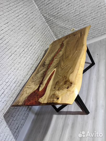 Стол из слеба в наличии