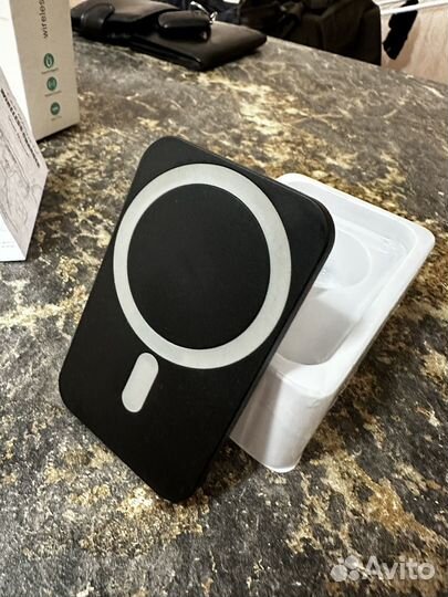 Держатель для телефона с беспроводной зарядкой