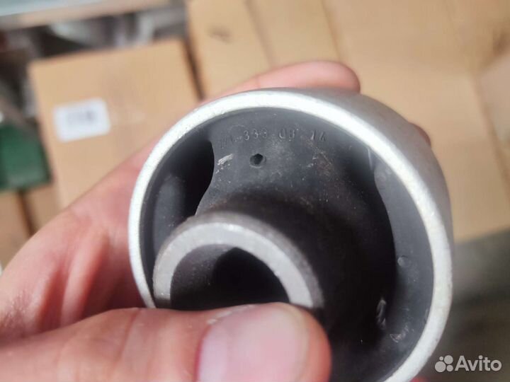 Сайлентблоки переднего рычага нижние w221 w216