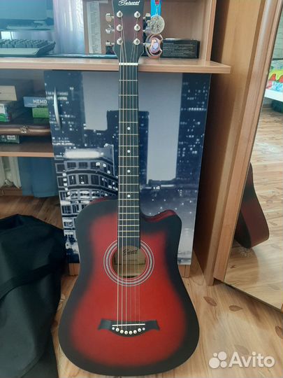 Акустическая гитара с чехлом
