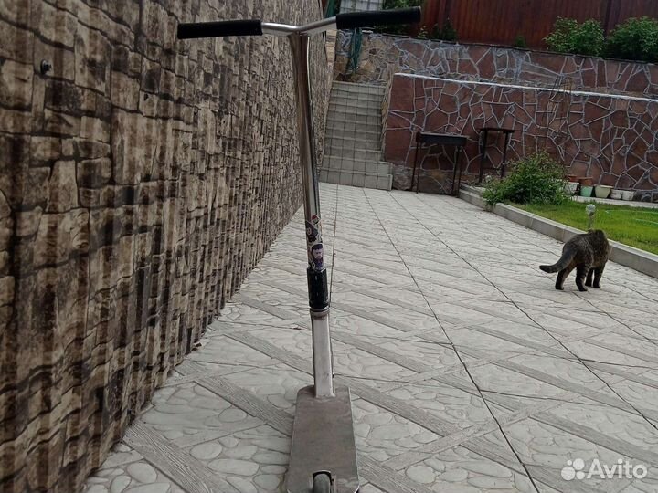 Парковый трюковой самокат