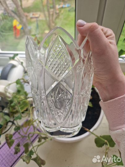 Ваза хрустальная тюльпан