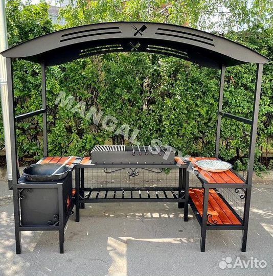 Мангал с крышей