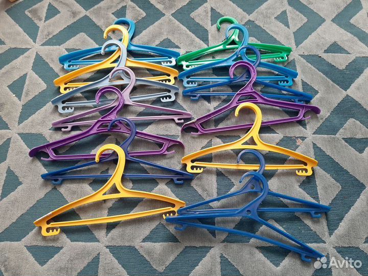 Вешалки детские 14 штук
