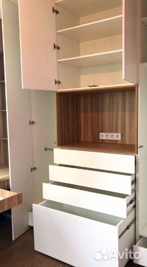 Рабочая зона у окна