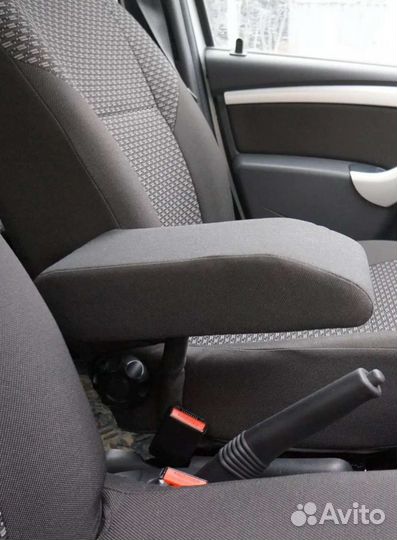 Подлокотник на LADA largus