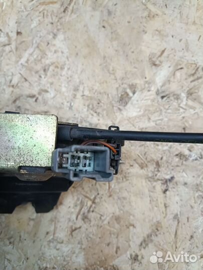 Замок багажника Volvo S60