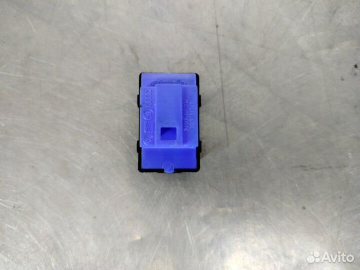 Кнопка центрального замка Skoda Octavia Рест (A5