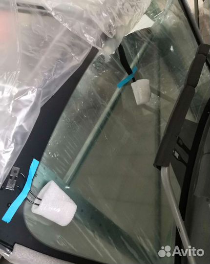 Стекло лобовое Toyota RAV4 2018-2023