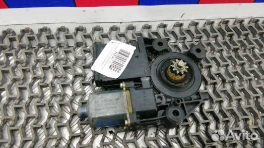 Моторчик стеклоподъемника заднего левого renault s