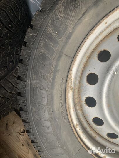 Bridgestone Ice Cruiser 5000 215/65 R16