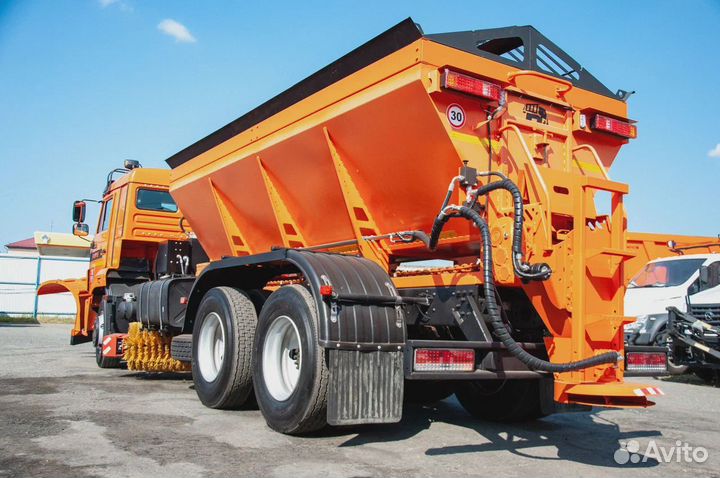 Комбинированная дорожная машина Р-65115