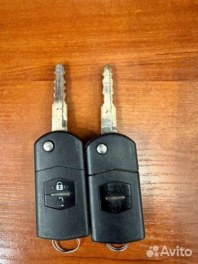 Ключ mazda 3