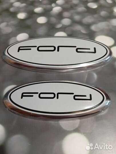 Эмблемы Ford Focus 3 белые новый шрифт