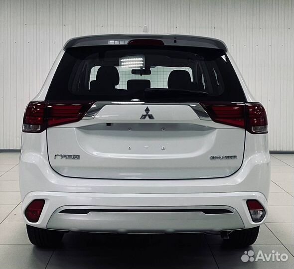 Mitsubishi Outlander 2.0 CVT, 2022, 15 км