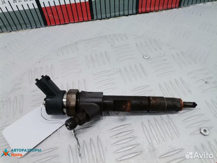 Форсунка Renault Scenic рест. 2002 8200238528