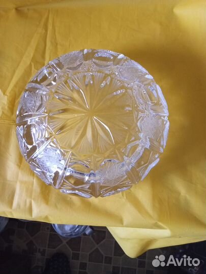 Хрустальная пепельница и цветное стекло