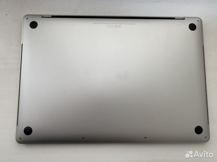 Apple MacBook pro 15 2017 touch bar i7/16/256