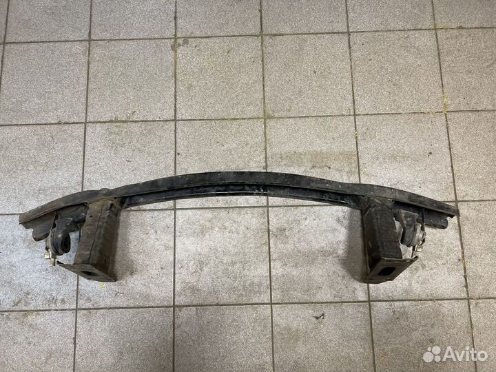 Усилитель бампера BMW E90