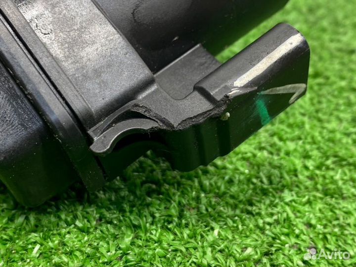 Моторчик стояночного тормоза задний Mercedes-Benz