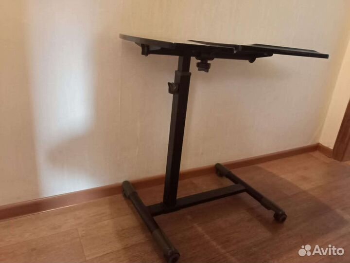 Стол для ноутбука