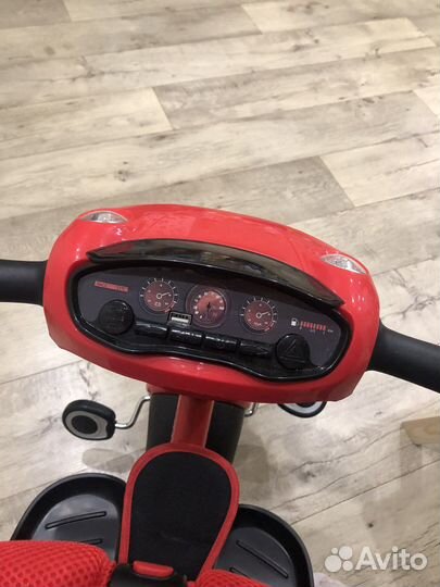 Трехколесный велосипед