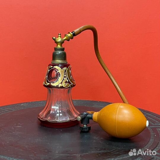 Парфюмерный флакон