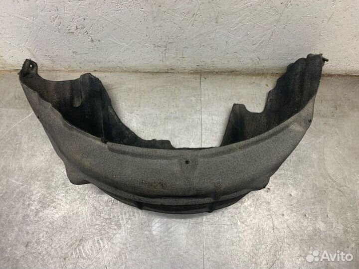 Подкрылок задний левый Toyota Avensis универсал