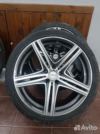 Toyo Proxes T1-R 275/35 R20 и 275/35 R20