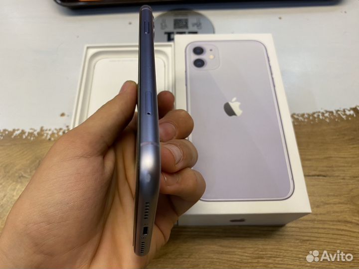 iPhone 11, 64 ГБ