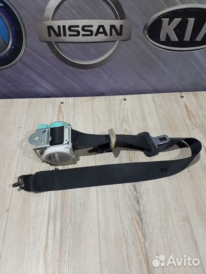 Ремень безопасности задний Nissan note E11 Прав