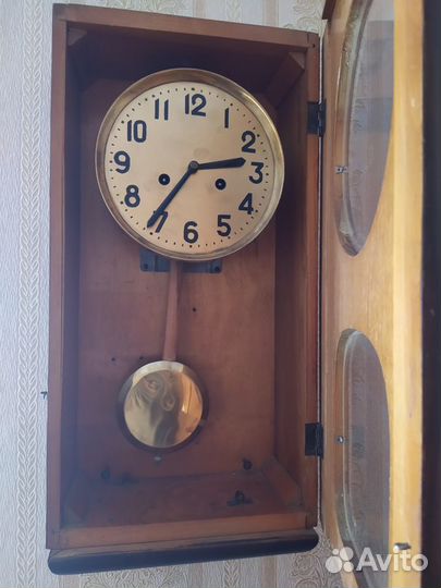 Часы очз.Настенные и настольные.Механические 50-х